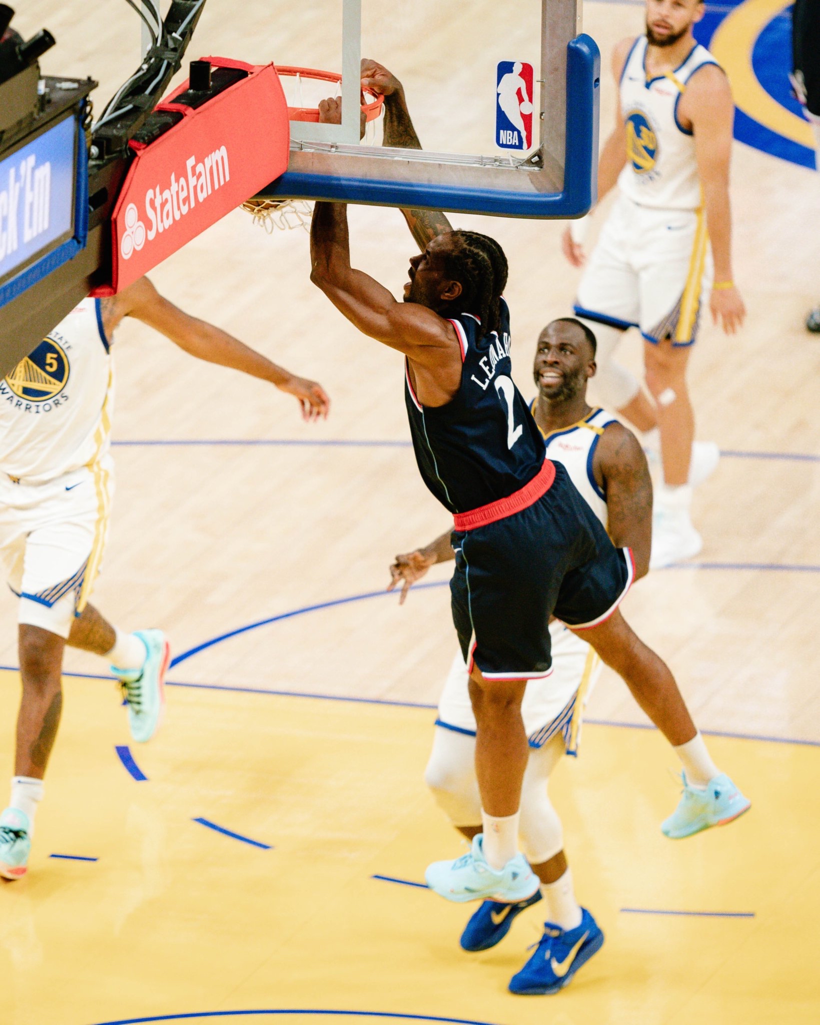 米乐-包含洛杉矶快船围绕英超更衣室发声德约科维奇连续五场比赛得分超过突破纪录，现场解说直呼：赛后费耶诺德状态回暖的词条