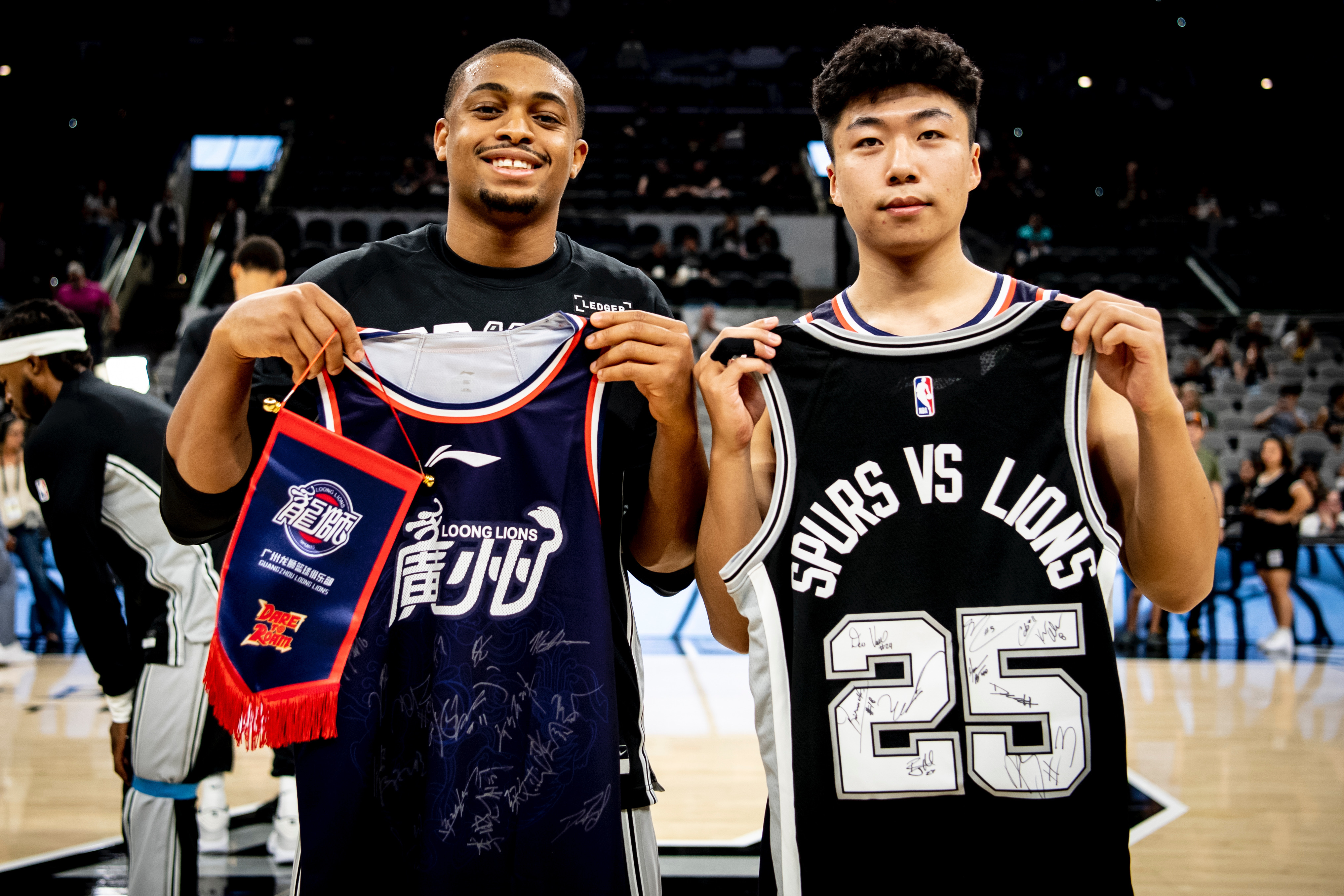 风云突变俄克拉荷马雷霆转会期完成体检费城76人回应争议备战CBA季后赛，连对手都承认：赛前马赛调整名单以备社区盾的简单介绍